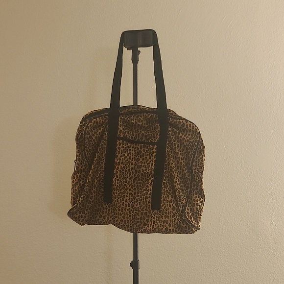 Leopard Print Weekender Bag - Picture 4 of 6
